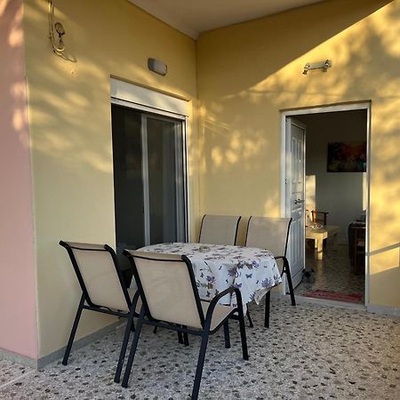 Athens Riviera: 2 Bed / 3' Walk From The Beach Agia Marina  Bagian luar foto