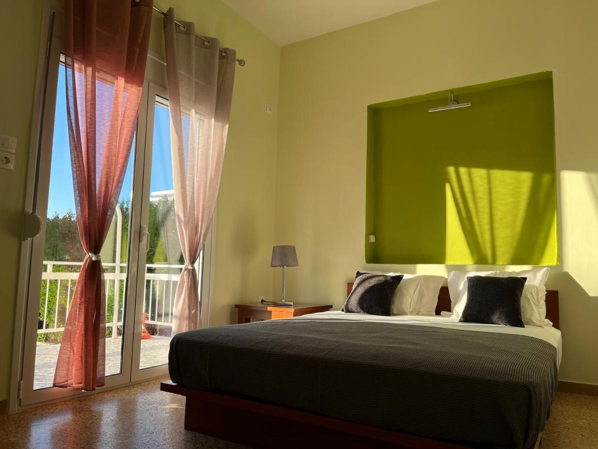 Athens Riviera: 2 Bed / 3' Walk From The Beach Agia Marina  Bagian luar foto